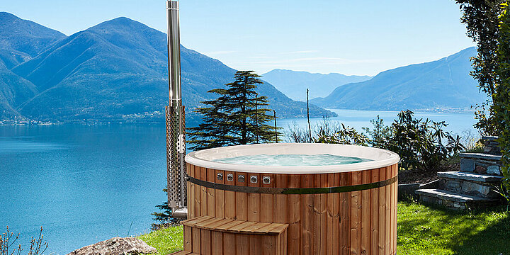 Hot Tub vor Bergsee Panorama